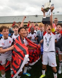 保利体育登录入口-米兰U12再夺Robbie Keane Academy杯冠军，4比1胜阿森纳|AC米兰|曼联|凯尔特人|都柏林|狼队_新浪体育_新浪新闻